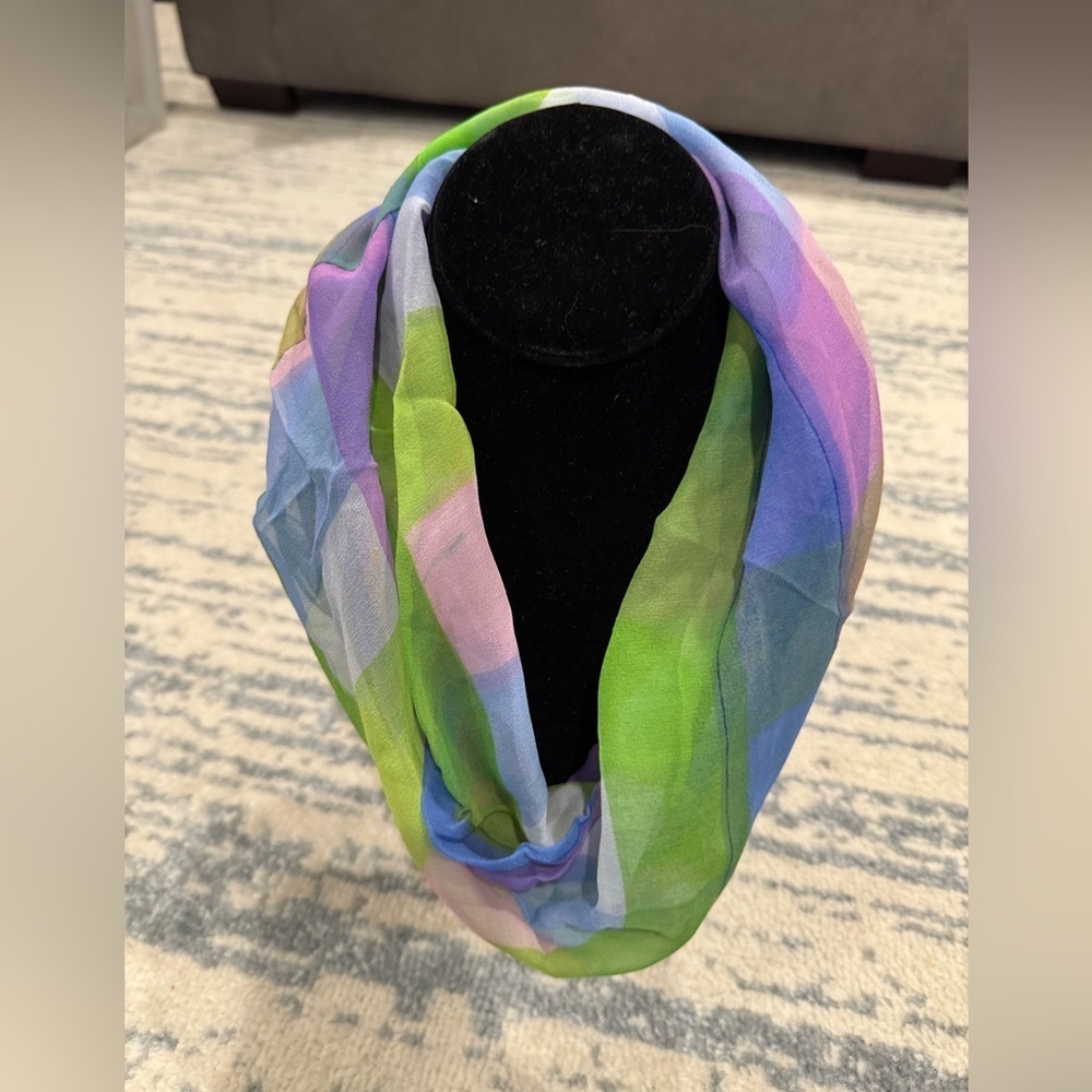 Vera Scarf Loop